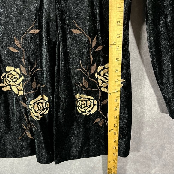 Vintage Velvet Jacket Women 9 Black Floral Embroidered Whimsigoth Button Coat - Picture 8 of 9